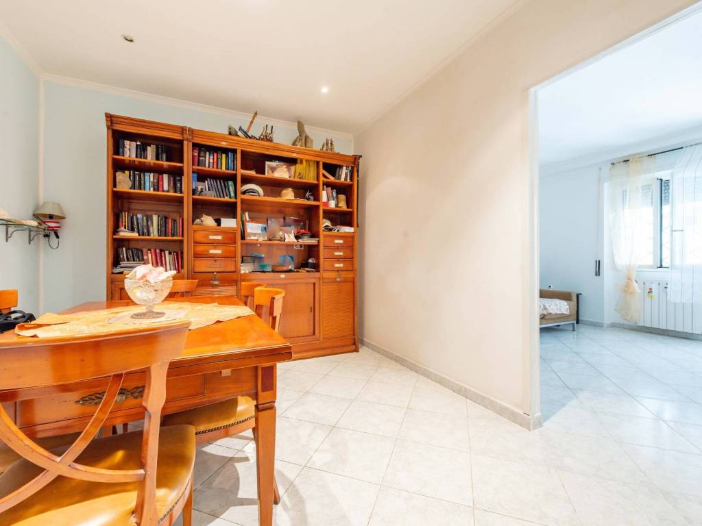 appartamento in vendita a Roma in zona Ostia