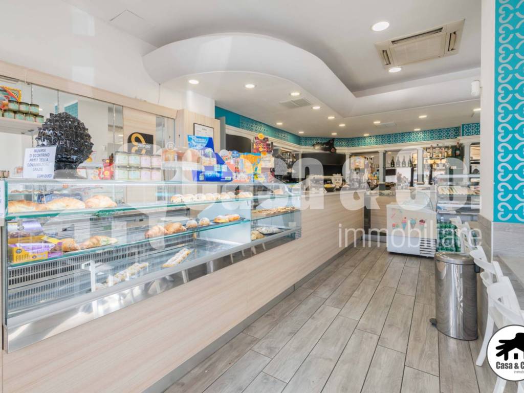 negozio in vendita a Roma in zona EUR