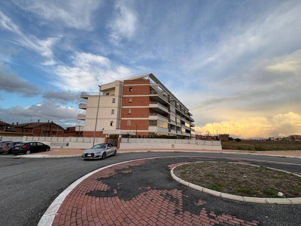 appartamento in vendita a Roma in zona Romanina