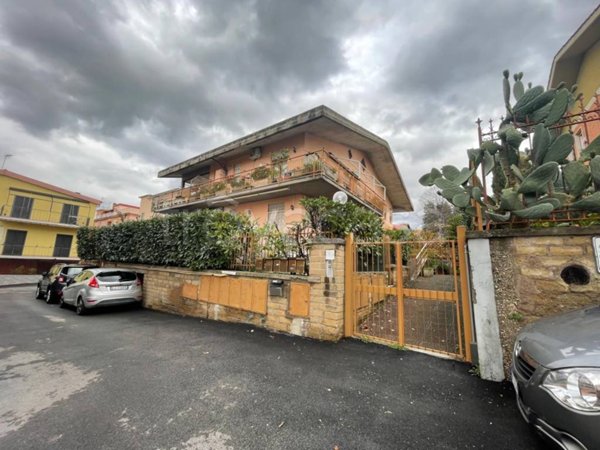 appartamento in vendita a Roma in zona Sette Bagni