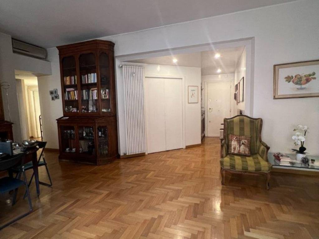 appartamento in vendita a Roma in zona Ostiense