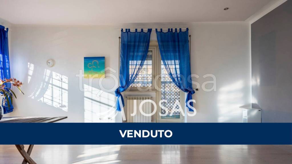 appartamento in vendita a Roma in zona Corviale