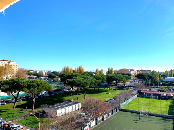 appartamento in vendita a Roma in zona Ostiense