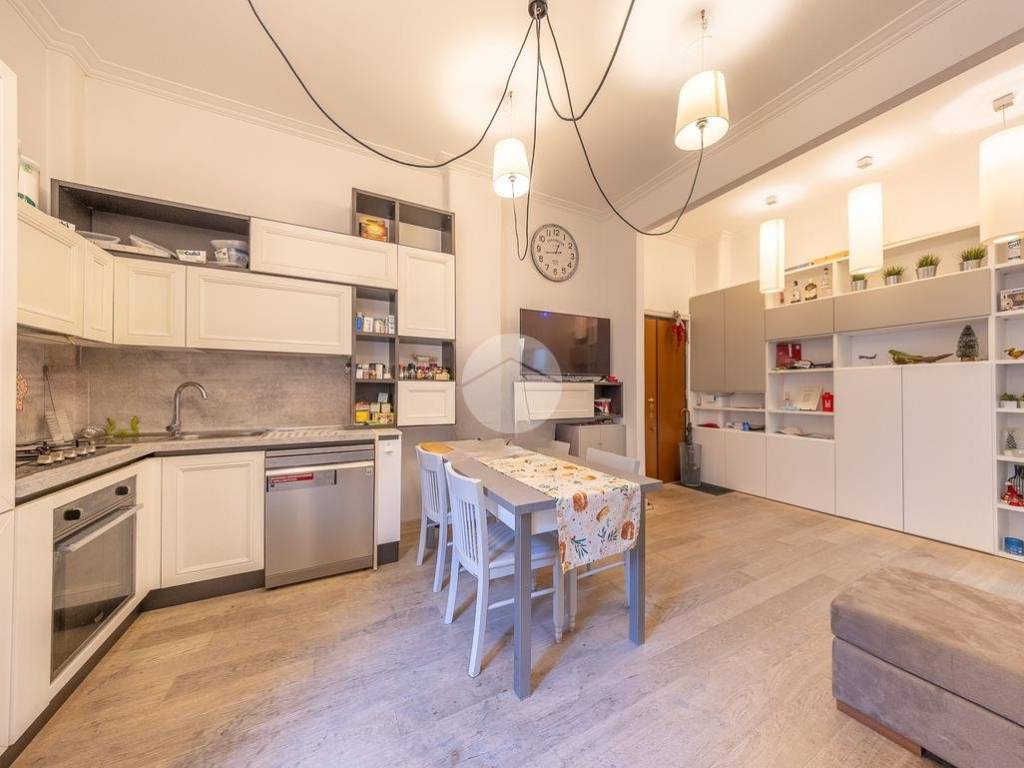 appartamento in vendita a Roma in zona Appio Latino