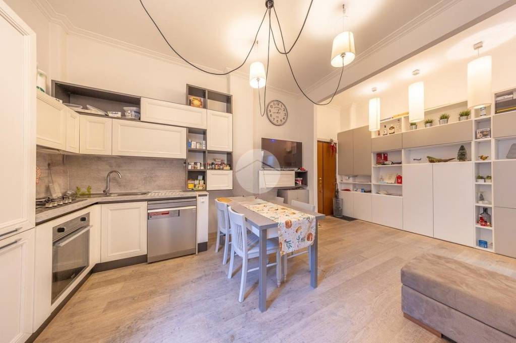 appartamento in vendita a Roma in zona Appio Latino