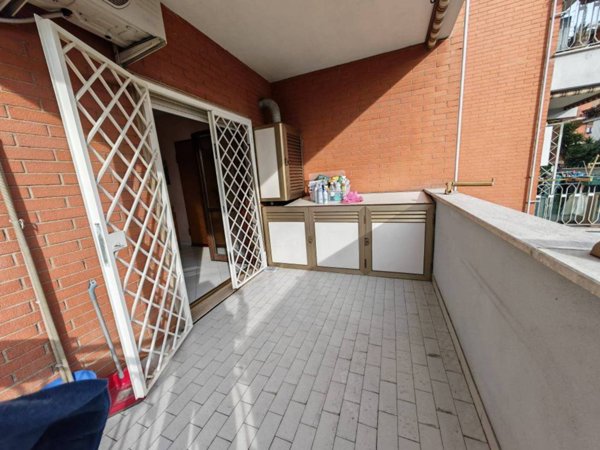 appartamento in vendita a Roma in zona Torre Angela