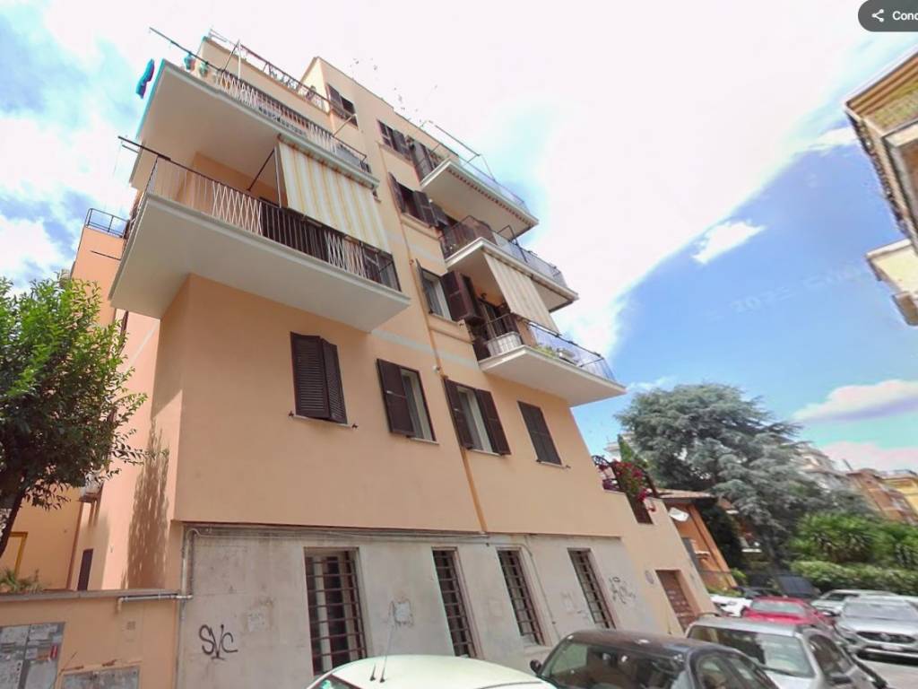 appartamento in vendita a Roma in zona Appio Latino
