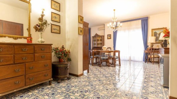 appartamento in vendita a Roma in zona Tomba di Nerone