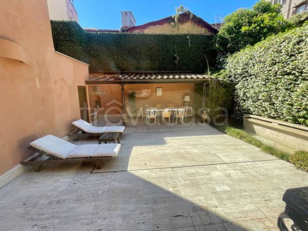 casa indipendente in vendita a Roma in zona Trastevere
