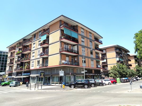 appartamento in vendita a Roma in zona Ardeatino