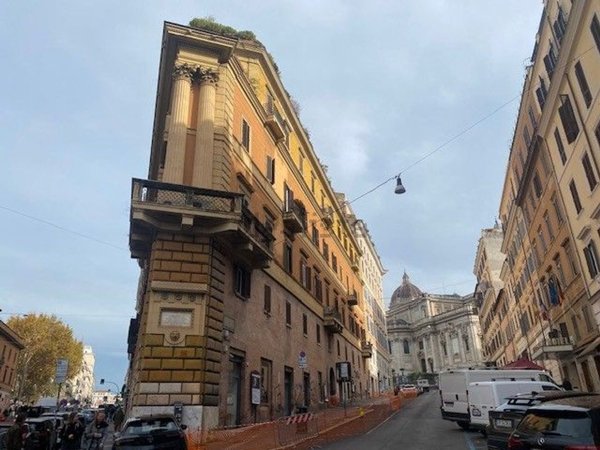 appartamento in vendita a Roma in zona Rione Monti/Campitelli