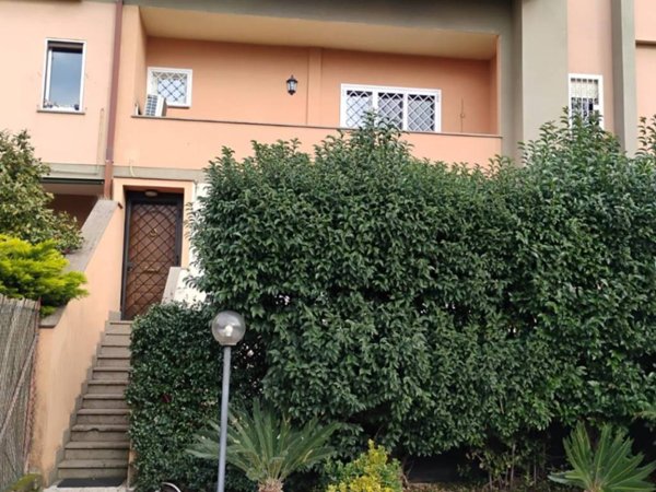 casa indipendente in vendita a Roma in zona Casal Palocco