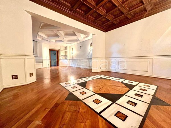 casa indipendente in vendita a Roma in zona EUR