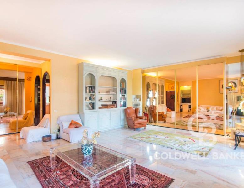 appartamento in vendita a Roma in zona Tomba di Nerone