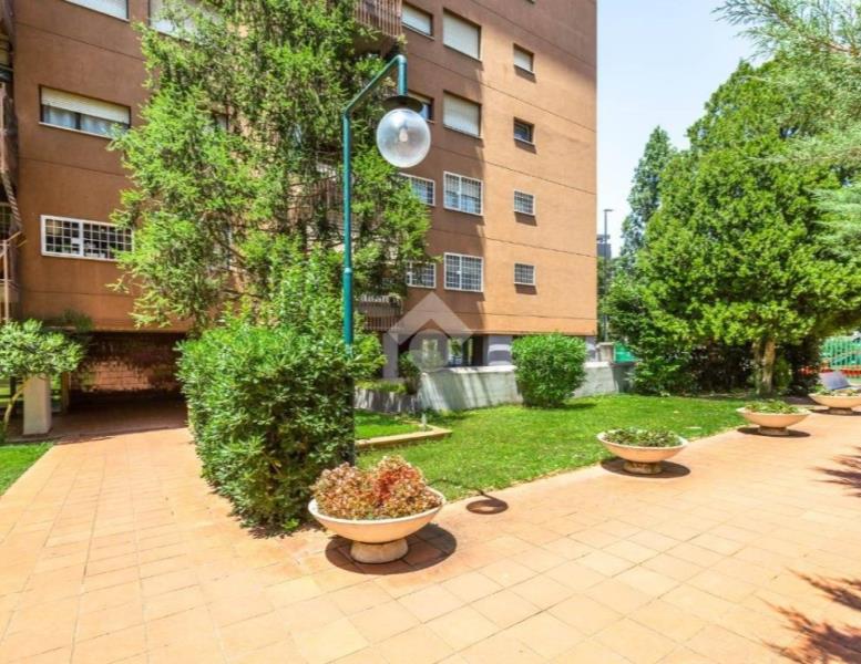 appartamento in vendita a Roma in zona EUR