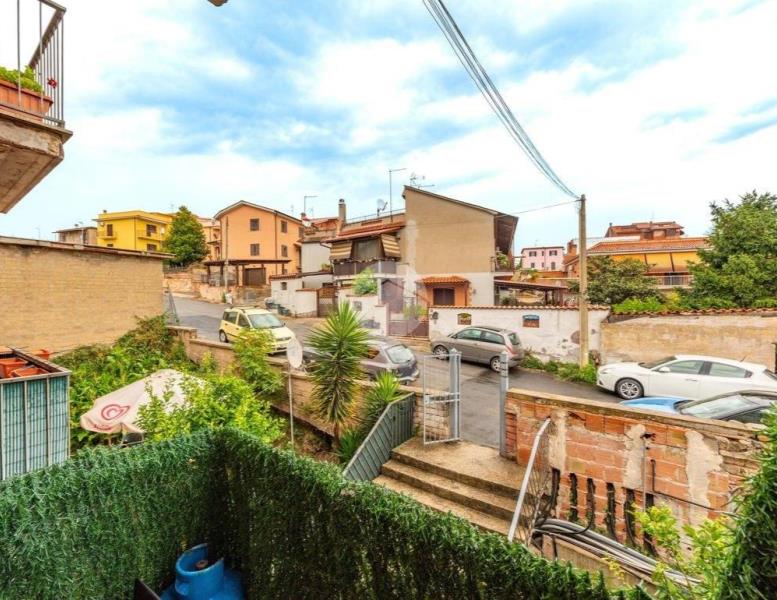 appartamento in vendita a Roma in zona Castelverde
