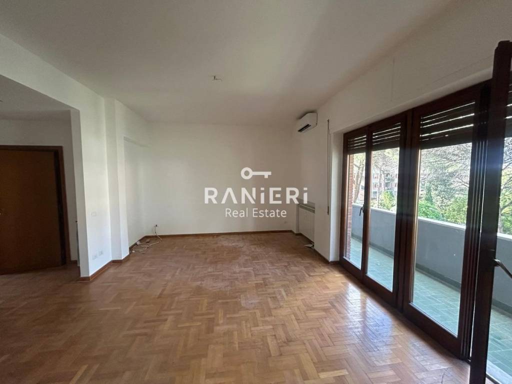 appartamento in vendita a Roma in zona Ardeatino