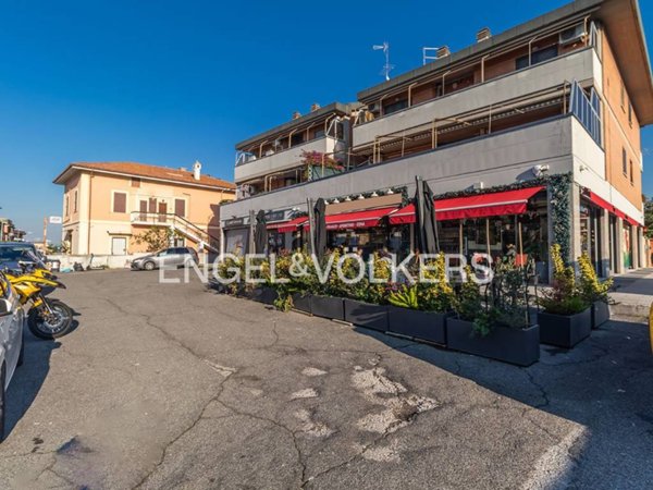 negozio in vendita a Roma in zona Prenestino-Labicano