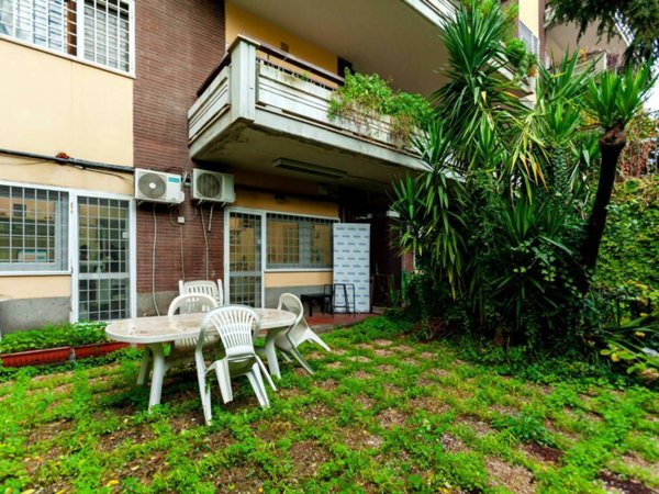appartamento in vendita a Roma in zona EUR