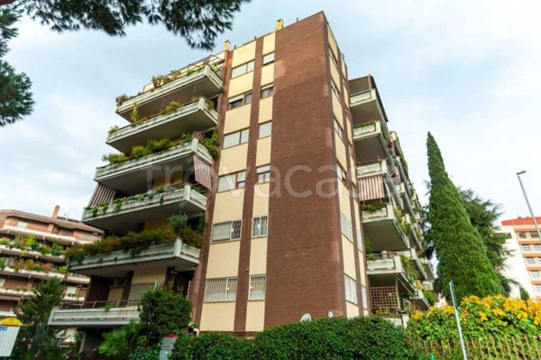 ufficio in vendita a Roma in zona EUR