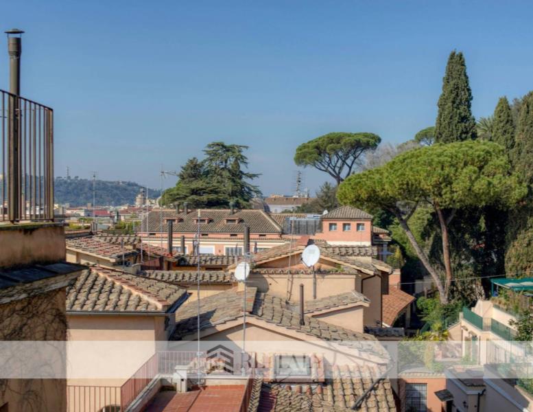 appartamento in vendita a Roma in zona Campo Marzio