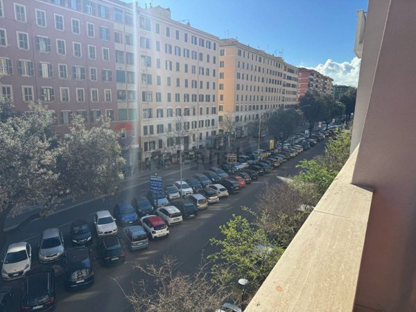 appartamento in vendita a Roma in zona Ostiense