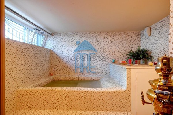 casa indipendente in vendita a Roma in zona Casal Palocco