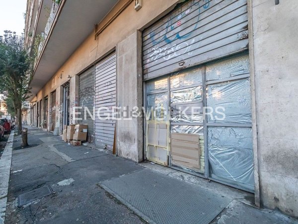 locale commerciale in vendita a Roma in zona Ostiense