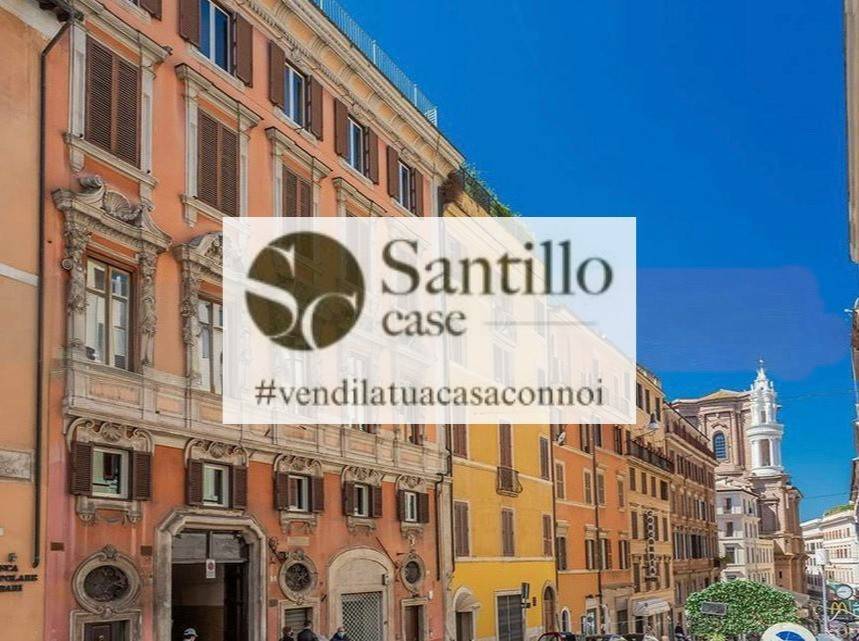 appartamento in vendita a Roma in zona Trevi-Colonna