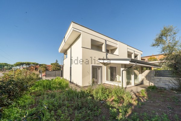 casa indipendente in vendita a Roma in zona Casal Morena