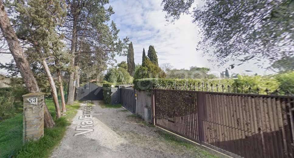 villa in vendita a Roma in zona Appio Claudio
