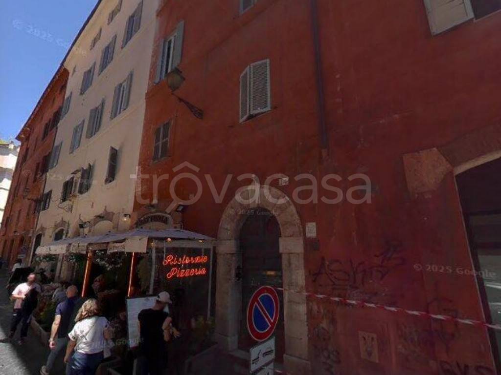 appartamento in vendita a Roma in zona Parione/Sant'Eustachio