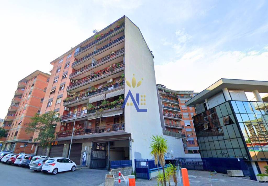 appartamento in vendita a Roma in zona Tuscolano