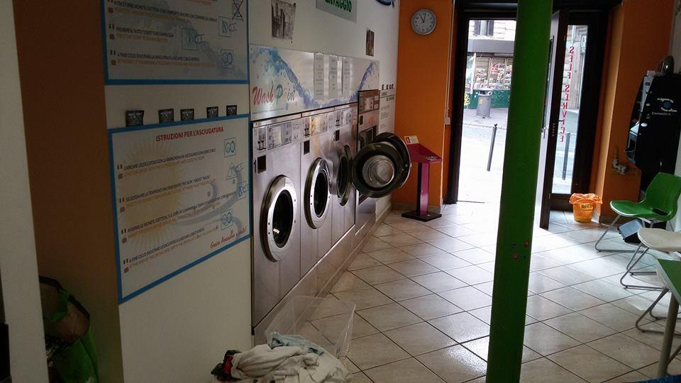 negozio in vendita a Roma in zona Rione Monti/Campitelli