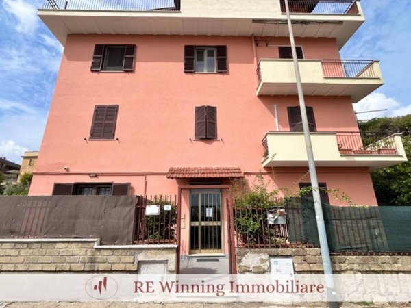 appartamento in vendita a Roma in zona Colle del Sole