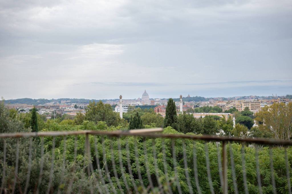 appartamento in vendita a Roma in zona Tor di Quinto
