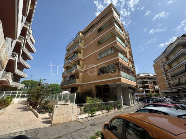 appartamento in vendita a Roma in zona Aurelio