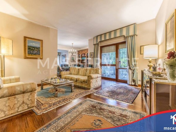 appartamento in vendita a Roma in zona Mostacciano