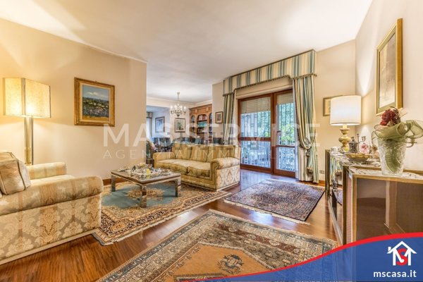 appartamento in vendita a Roma in zona Mostacciano