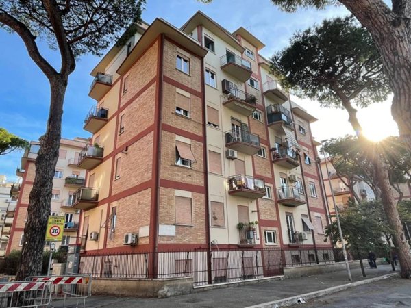 appartamento in vendita a Roma in zona Ostia