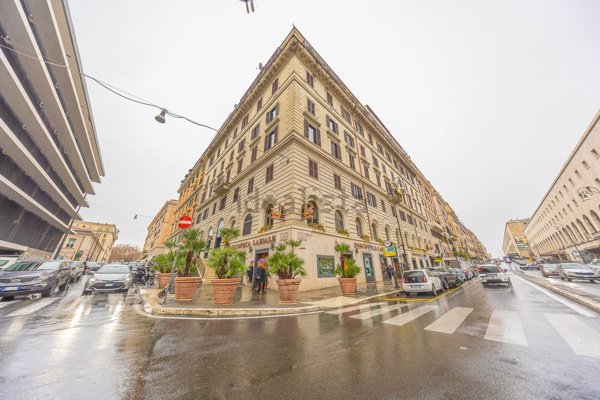 appartamento in vendita a Roma in zona Esquilino