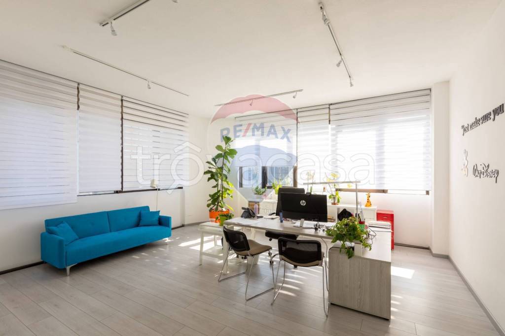 ufficio in vendita a Roma in zona EUR