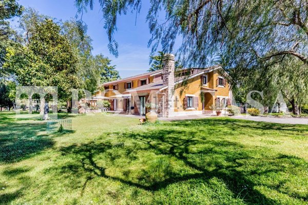 casa indipendente in vendita a Roma in zona Castel di Leva