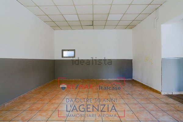 locale commerciale in vendita a Roma