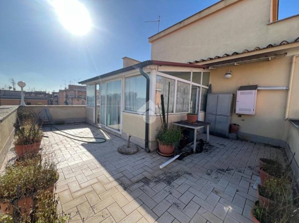appartamento in vendita a Roma in zona Prenestino-Centocelle