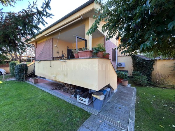 casa indipendente in vendita a Roma in zona Infernetto