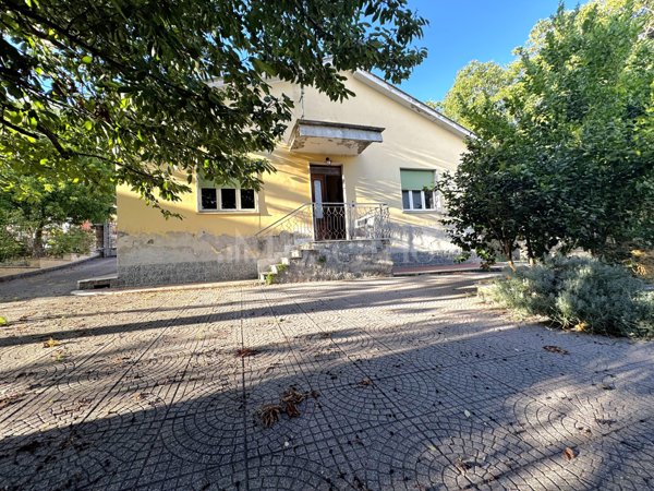 casa indipendente in vendita a Roma in zona Cesano