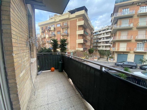 casa indipendente in vendita a Roma in zona Ostia