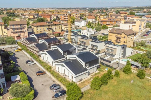 casa indipendente in vendita a Roma in zona Castelverde