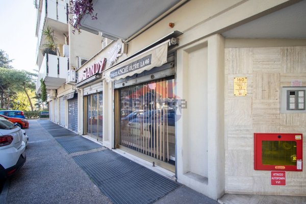 locale commerciale in vendita a Roma in zona Collatino